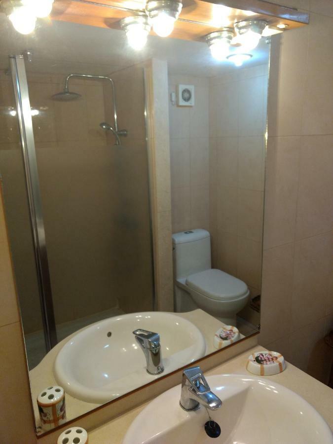 First Line Costa Del Sol Beach Suites Fuengirola Ngoại thất bức ảnh